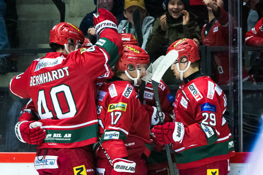 MoDos spelare jublar