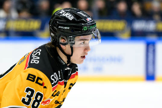 Luleå Hockeys Olli Nikupeteri jublar