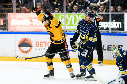 Luleås Jack Connolly jublar