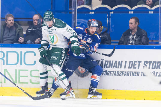 Färjestad BKs Per Åslund och Växjö Lakers HCs Manuel