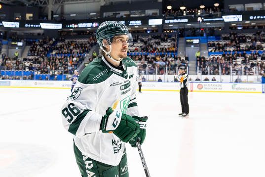 Färjestads David Tomasek jublar