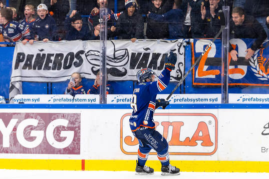 Växjös Zachary Giuttari jublar