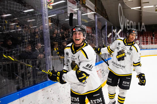 AIKs Filip Windlert jublar