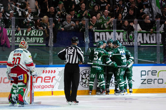 Färjestads spelare jublar