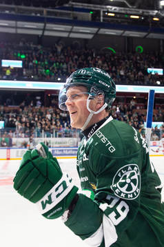 Färjestads Patrik Lundh jublar