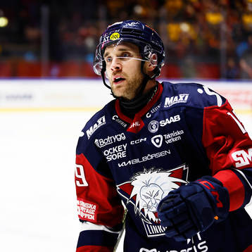 Linköpings Patrick Russell jublar