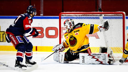 Mål 3-2 av Linköpings Sebastian Strandberg förbi Luleås