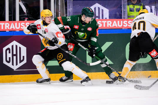 Linus Lindström of Skellefteå and Mattias Göransson of