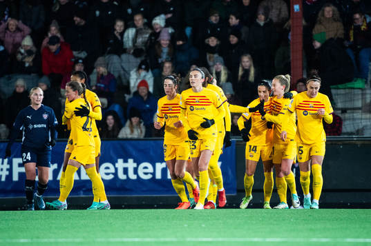 Players of Barcelona celebrate after 0-1