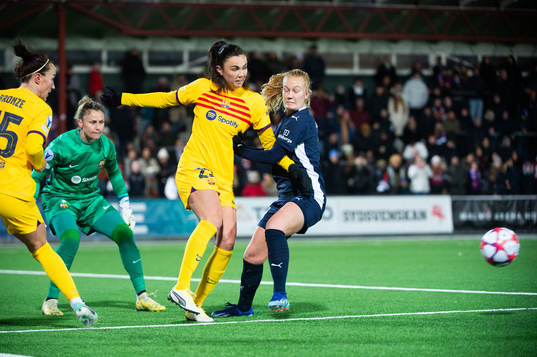 Ingrid Syrstad Engen of Barcelona and Sofie Bruun Bredgaard