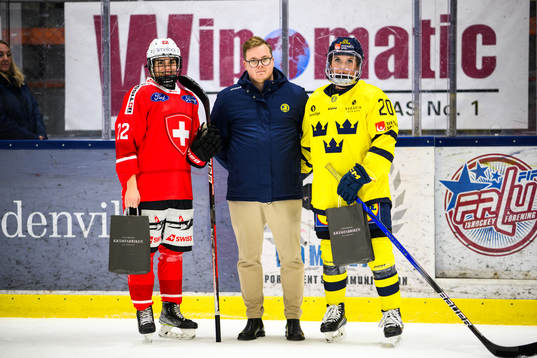 Schweizs Sinja Leemann och Sveriges Celine Tedenby
