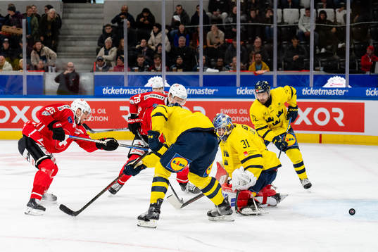 Sven Andrighetto of Switzerland scores the 1-2 goal behind