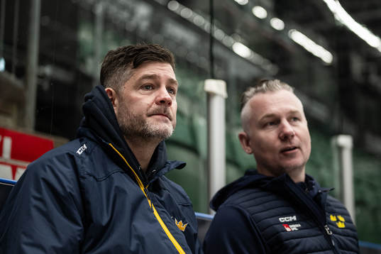 Team Doctor Ryan Allenby and physiotherapist Krister Olsson