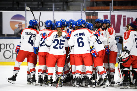 Tjeckiens spelare jublar