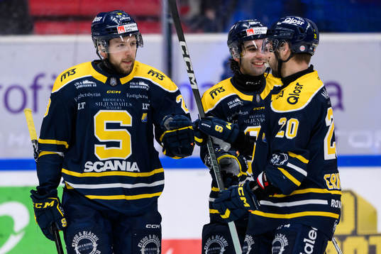 Södertäljes Emil Alba och Marcus Eriksson jublar