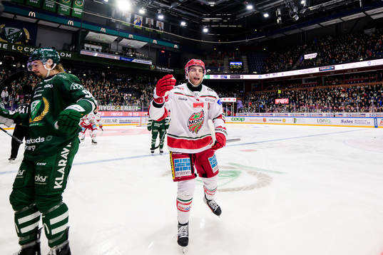 MoDos Josh Dickinson jublar