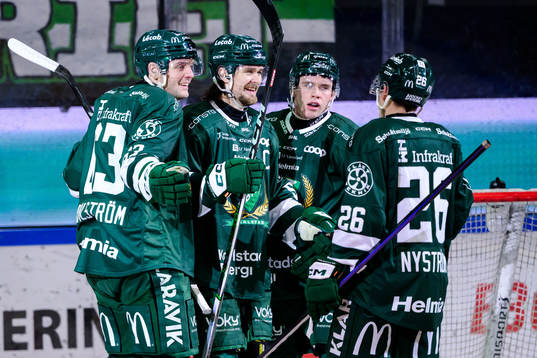 Färjestads Linus Johansson jublar