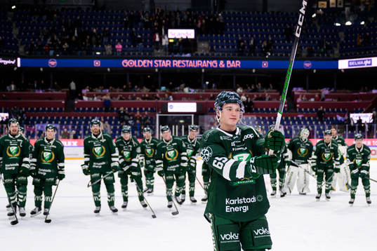 Färjestads Noel Fransén jublar med lagkamrater