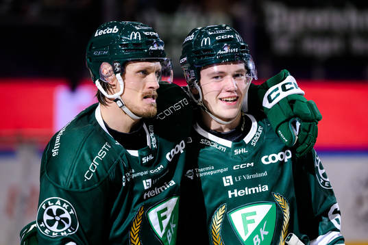 Färjestads Magnus Nygren och Noel Fransén jublar