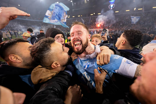 This picture is part of Bildbyrån’s selection of best sports photos from 2023. Originally published 231112 Pontus Jansson of Malmö FF celebrates after the team won the Swedish Championship title