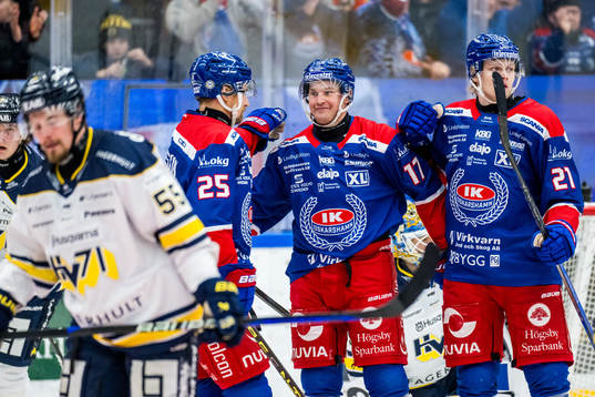 Oskarshamns Jonas Engström jublar