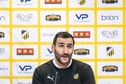 Head coach Mak Lind of Häcken at the press conference