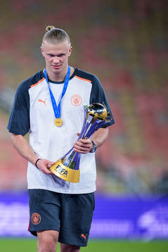Erling Braut Haaland of Manchester City celebrates with the