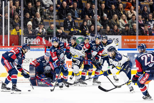 Linköpings Taylor Leier, målvakt Marcus Högberg, John