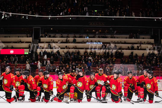 Brynäs spelare jublar