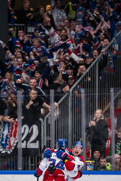 Oskarshamns Olli Palola och Johan Johnsson jublar