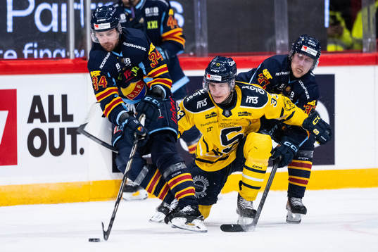 Djurgårdens Daniel Brodin och John Norman mot