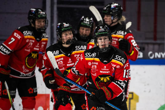 Luleås Jenna Pirttijärvi jublar