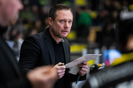 Västerås tränare Karl Helmersson