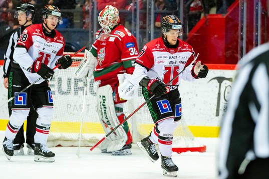 Örebros William Wikman jublar