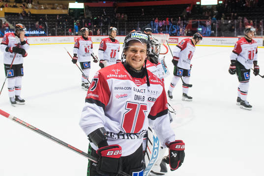 Örebros William Wikman jublar