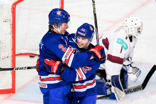 Rutger McGroarty and Isaac Howard of USA celebrates