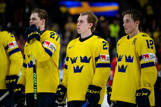 Oskar Pettersson, Jonathan Lekkerimäki and Noah Östlund