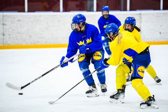 Tilde Utbult of Sweden at a practice session