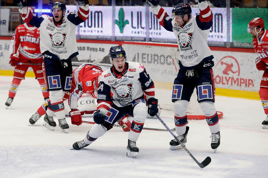 Linköpings Arvid Costmar jublar