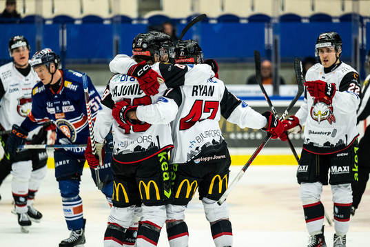 Malmö Redhawks Joakim Ryan jublar