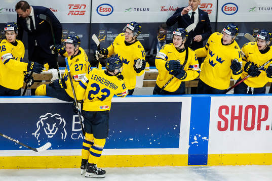 Jonathan Lekkerimäki of Sweden celebrates the 3-2 goal