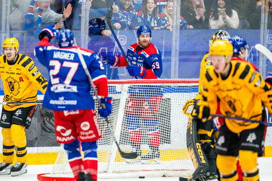 Oskarshamns Anton Mylläri jublar