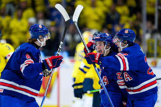 Isaac Howard of USA celebrates the 3-1 goal