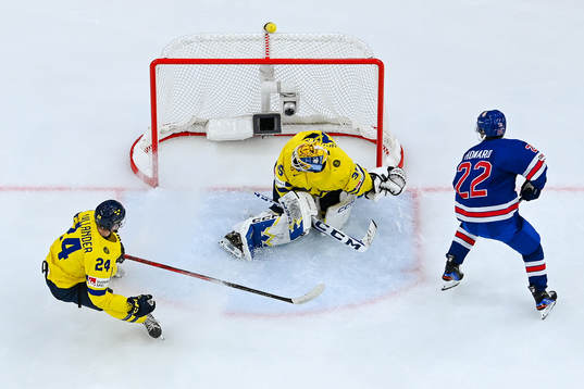 Isaac Howard of USA scores the 3-1 goal behind Tom