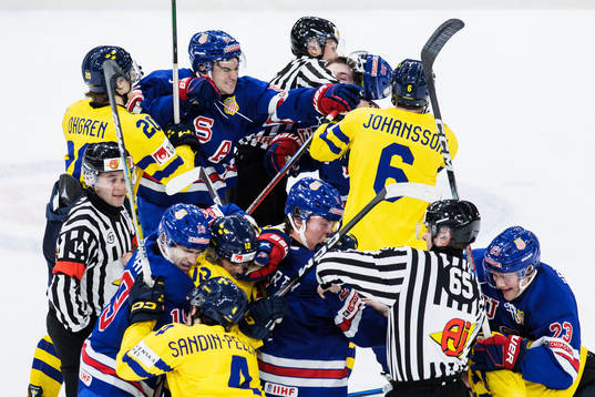 Jimmy Snuggerud of USA and Anton Johansson of Sweden
