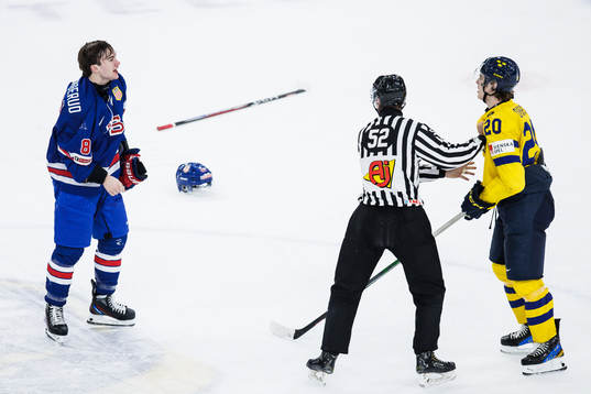 Anton Johansson of Sweden against Jimmy Snuggerud of USA