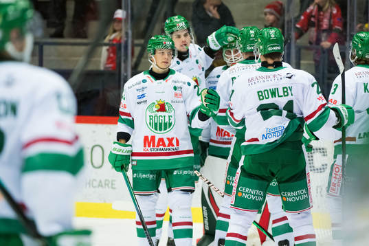 Rögles spelare jublar