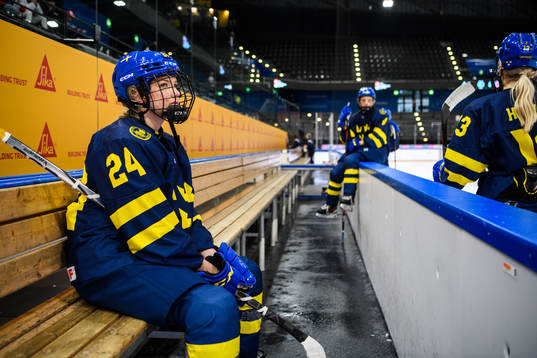 Bla gjennom flere bilder av 2024 IIHF U18 Women's World Championship, Day 5, Sweden - USA