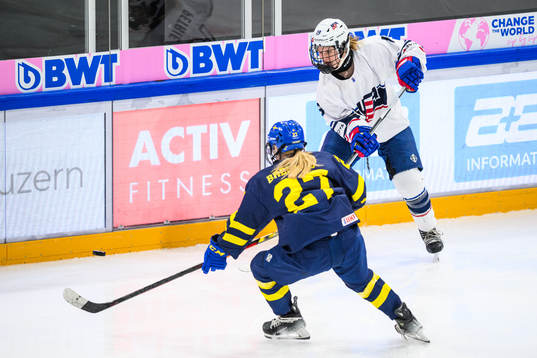 Anna Brenkle of Sweden and Jordyn Petrie of USA