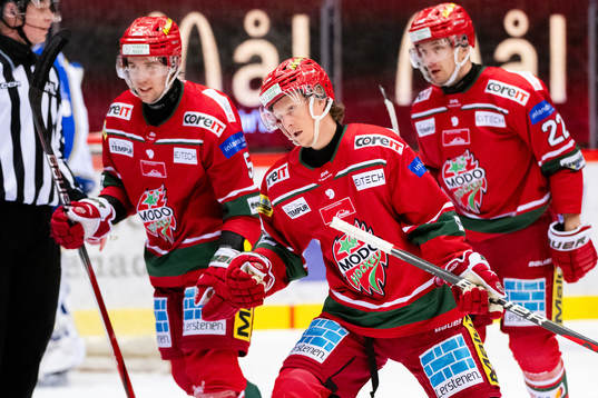 MoDos Erik Karlsson jublar